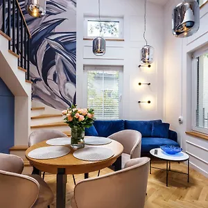 Tyzenhauz Siemiradzkiego Street Apartment Krakow